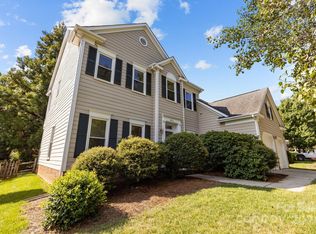 8916 Castlebay Dr, Charlotte, NC 28277