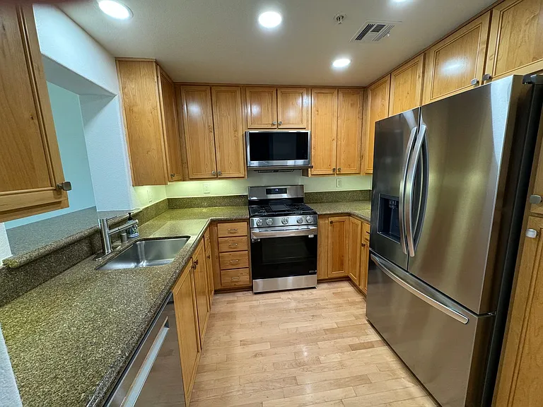 633 Elm St #313 — Photo 7