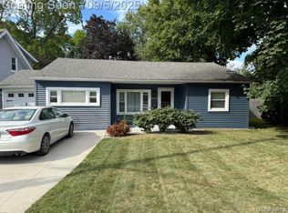 25736 E Huron River Dr, Flat Rock, MI 48134