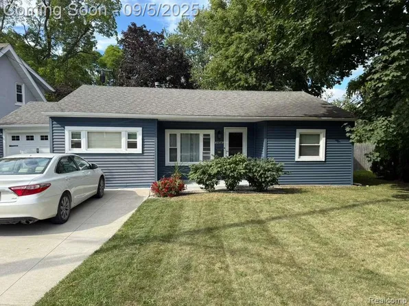 25736 E Huron River Dr, Flat Rock, MI 48134