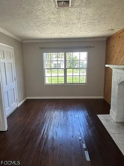 2 bed, 1.0 bath, 760 sqft, $1,200 — Photo 3