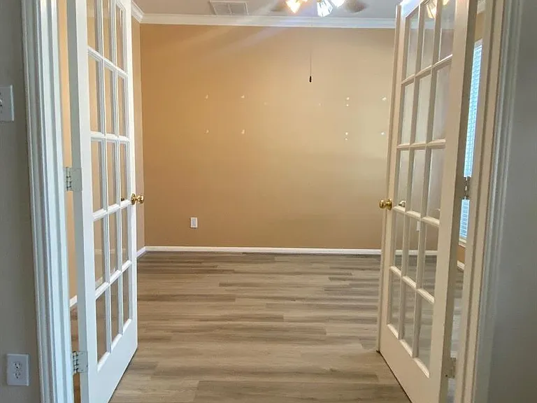 2503 Westerlake Dr — Photo 3