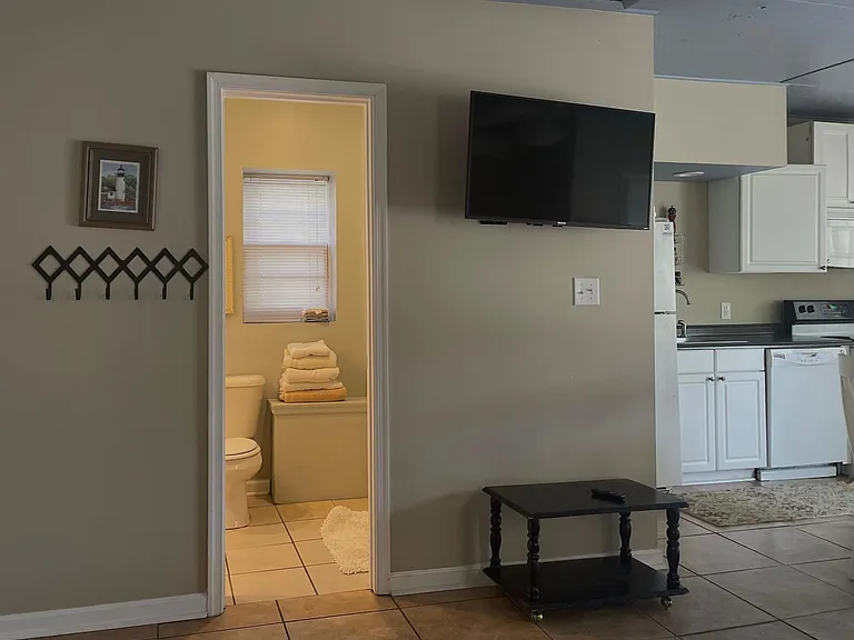 2508 Beaufort Ave #B — Photo 3