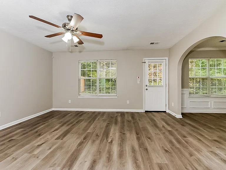 7423 Garnet Dr — Photo 4
