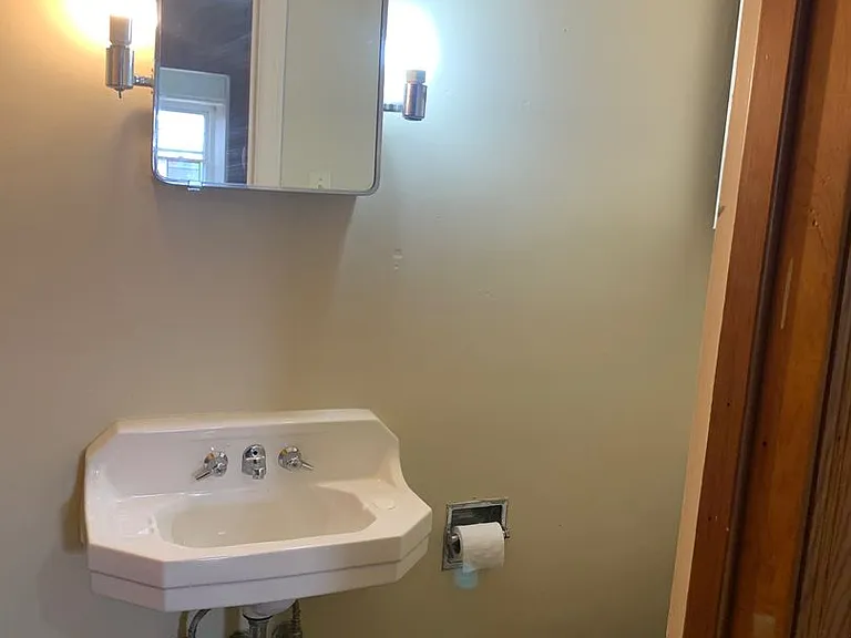 5711 Howe Street 825 — Photo 6