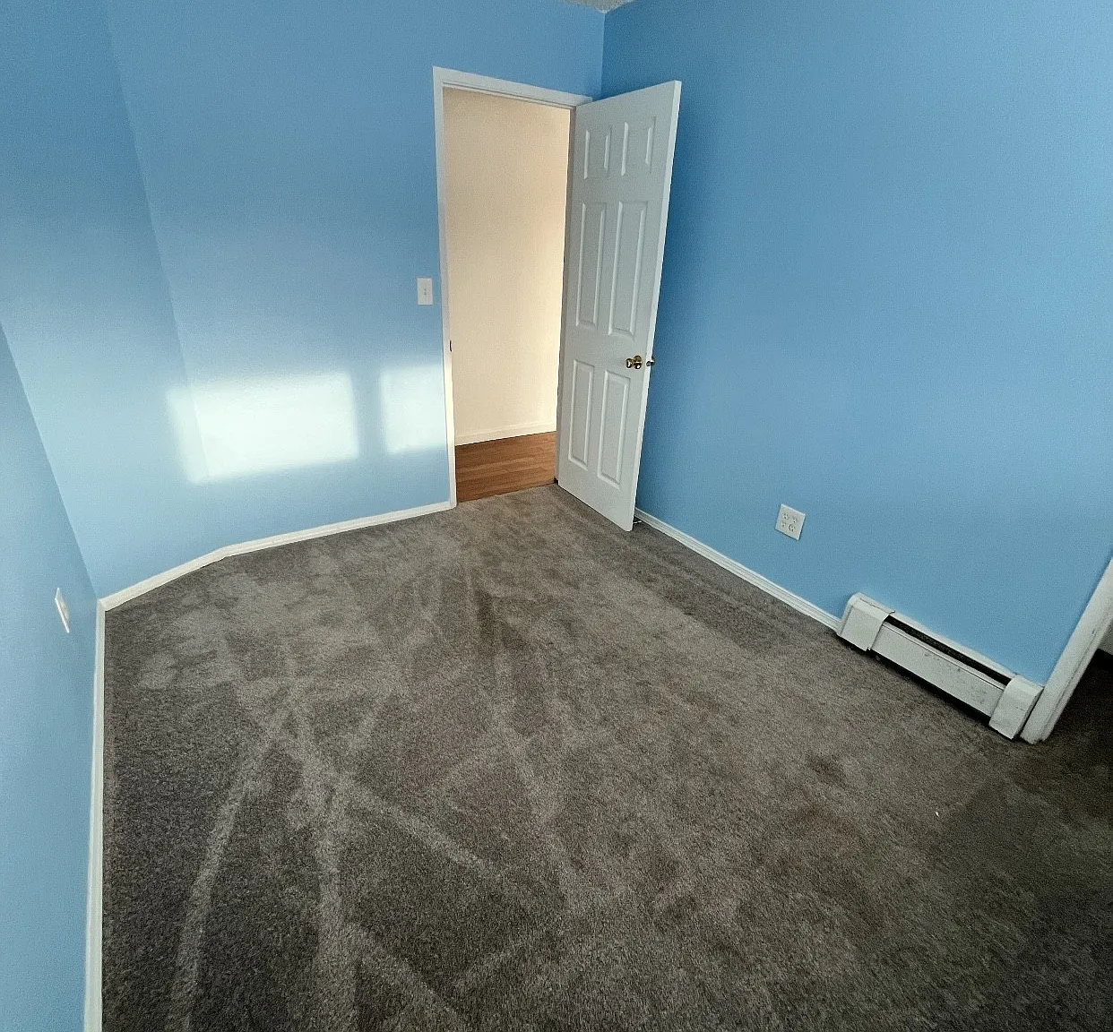 2 bed, $1,400 — Photo 4