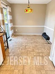 2 bed, 1.5 bath, 1443 sqft, $2,700 — Photo 4