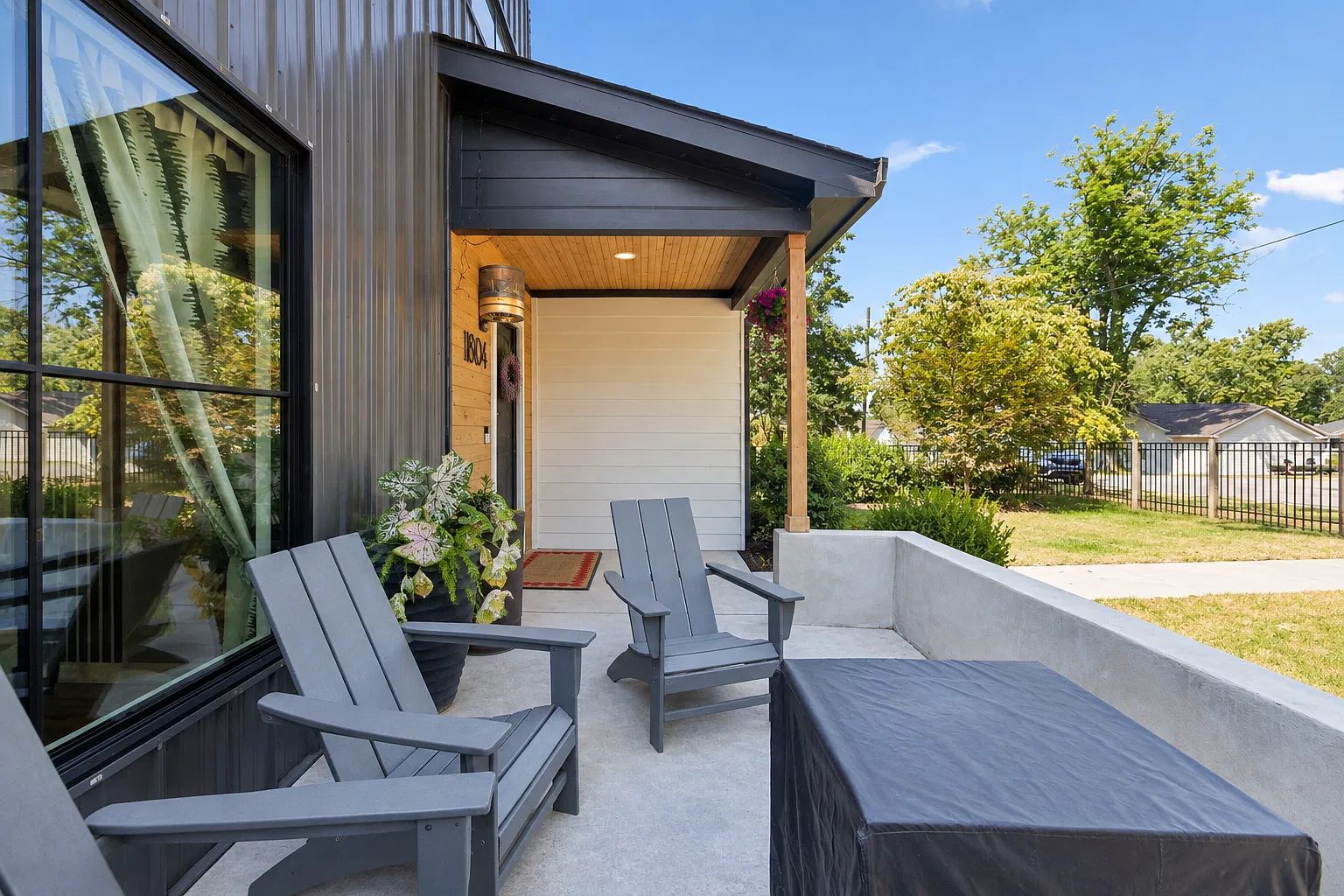 4 bed, 3.5 bath, 2892 sqft, $5,500 — Photo 2