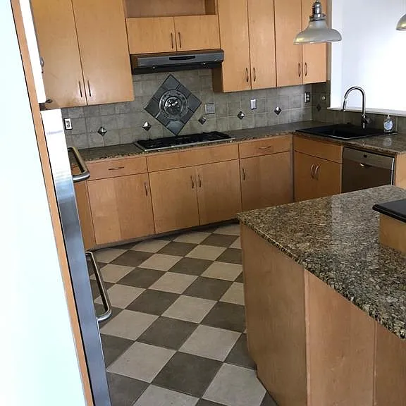 2212 Norwich St — Photo 3