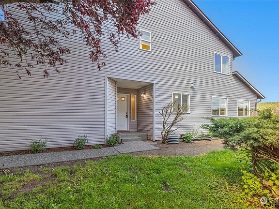 2nd image of 12913 58th Avenue NE