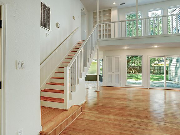 4th image of 3311 Parkdale Dr