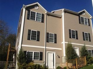 318 Crescent St, Fall River, MA 02720