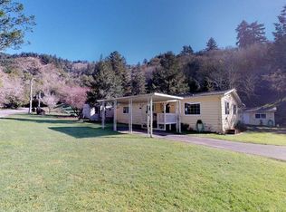 17087 Mountain Dr, Brookings, OR