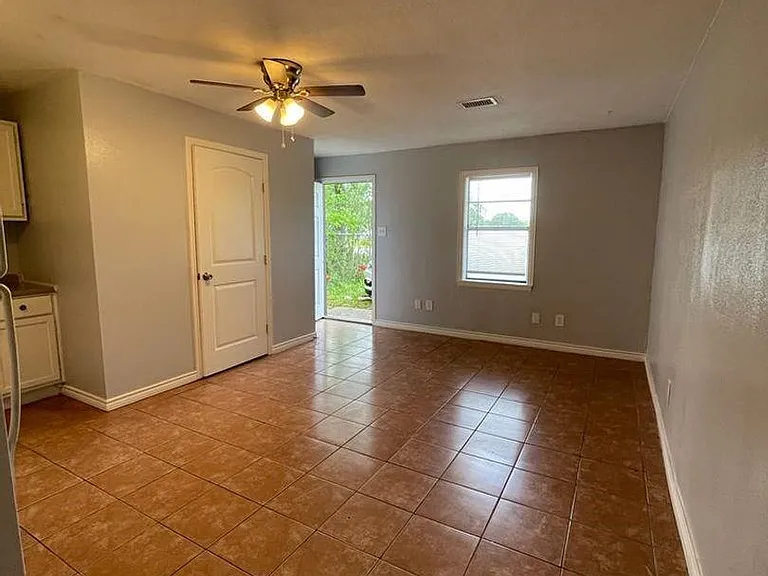 306 Lake Rd — Photo 3