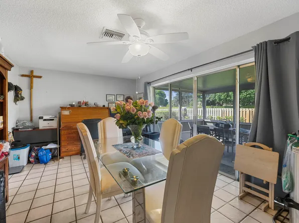 6107 Rainbow Circle, Greenacres, FL 33463