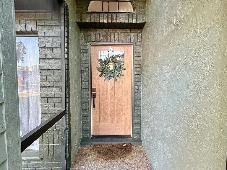 1041 Sawyers Ct — Photo 5