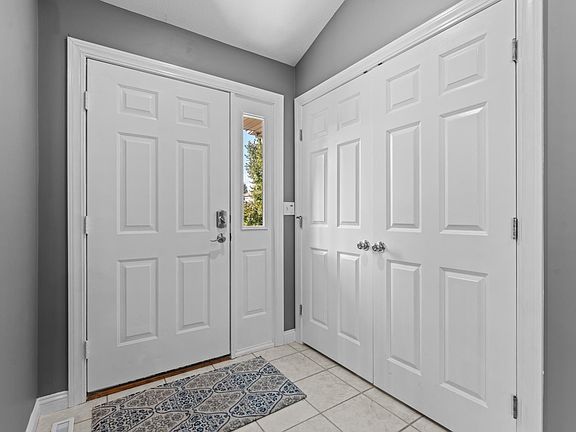 4th image of 1008 4th Ave NE