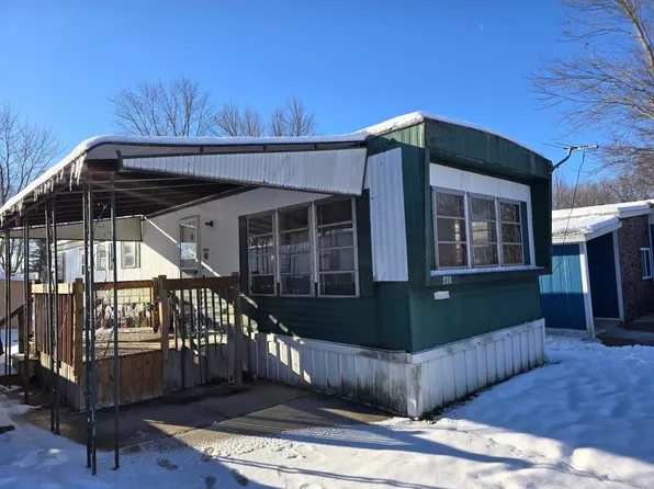 465 Greenbriar Ln #100, Fowlerville, MI 48836