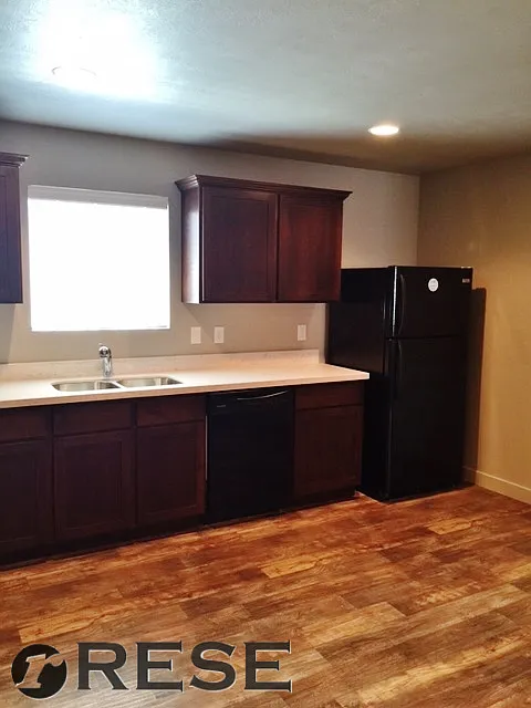 Modern 3 Story Townhome With Garage — Photo 4