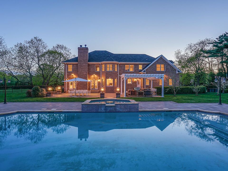 1st image of 4 Arborfields Ct