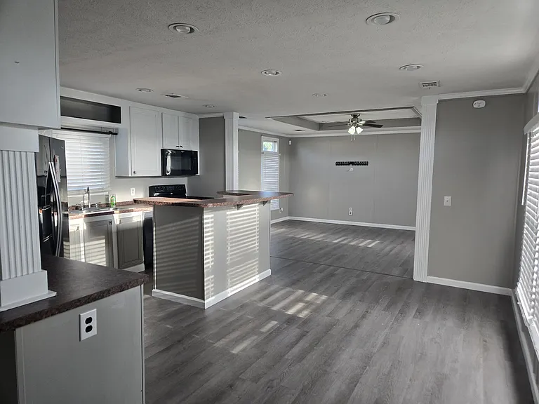 386 Blakefield Dr — Photo 6