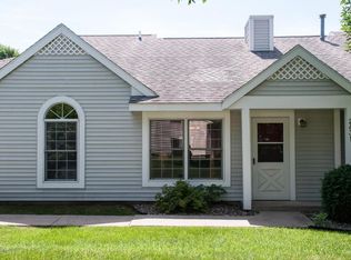 2431 Valleyhigh Dr NW, Rochester, MN 55901