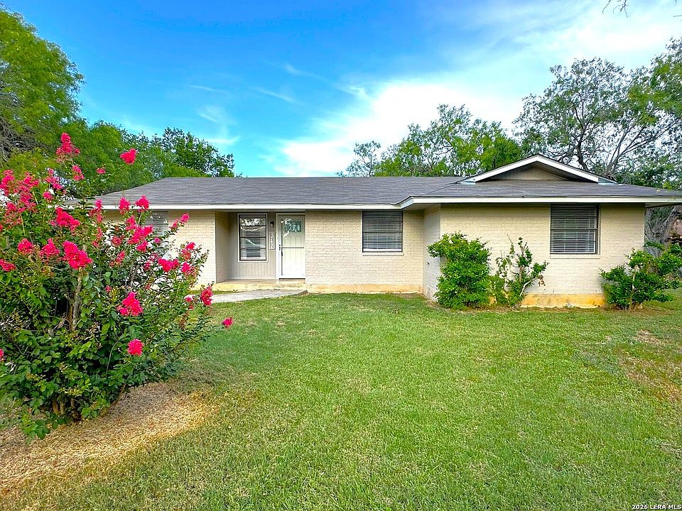 1st image of 347 COUNTRY ACRES DR
