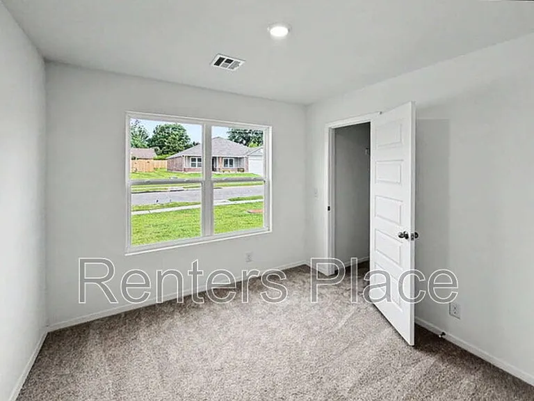 7209 S Maple Ave — Photo 9