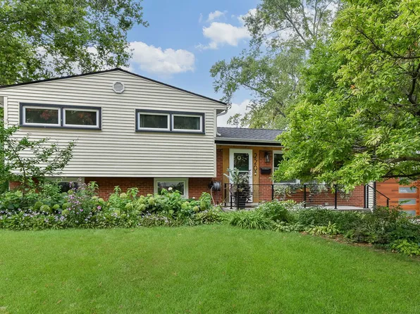 220 N Williston St, Wheaton, IL 60187