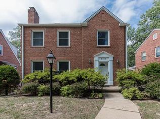 8366 Racquet Dr, Saint Louis, MO 63121