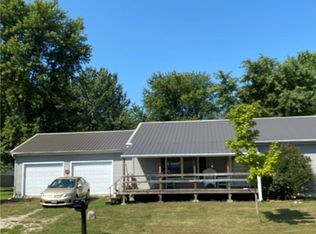 1259 Willow St, Neoga, IL 62447