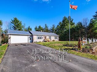 8 Hemlock Dr, Steep Falls, ME 04085