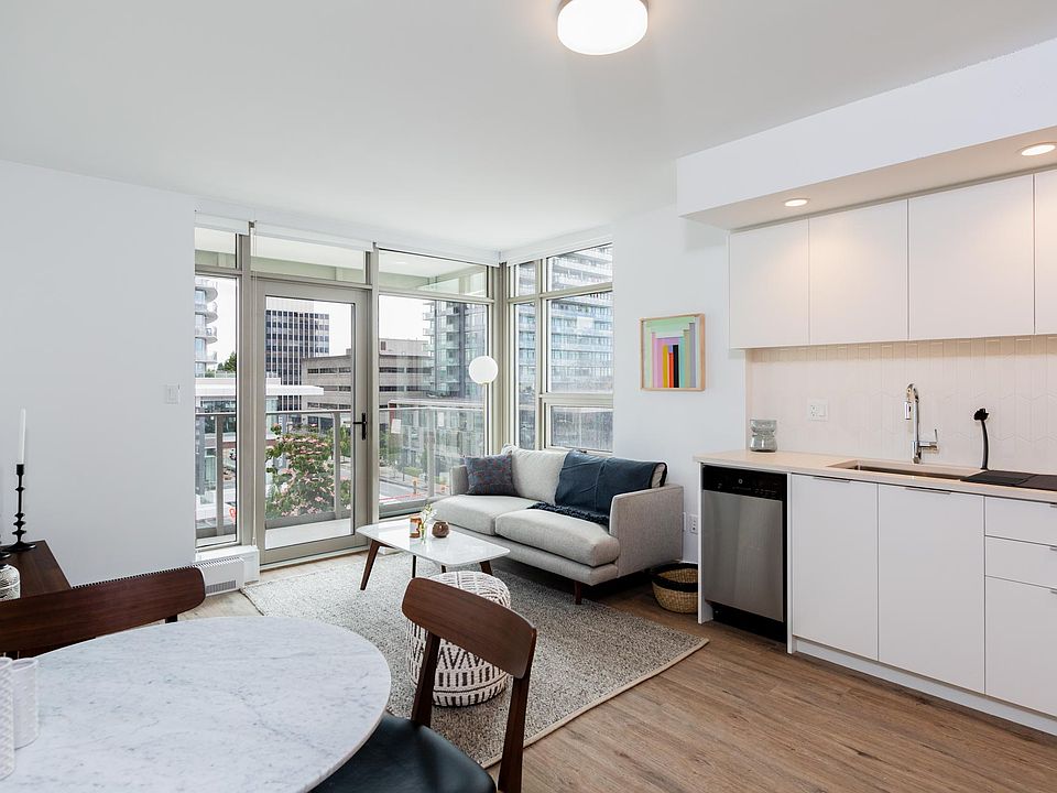 1st image of 108 W 13th St #301