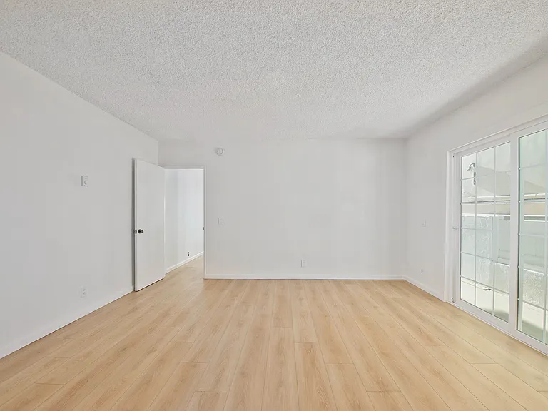 3407 Ocean Front Walk #B — Photo 20