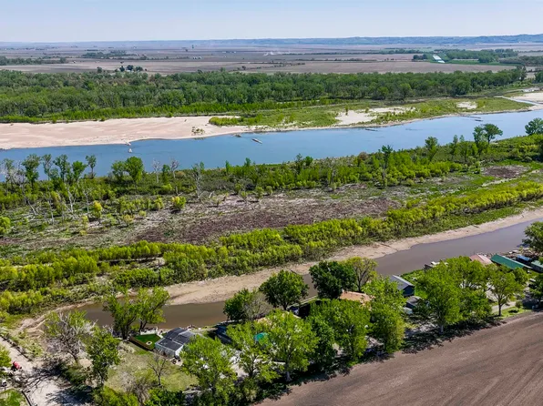 4835 Bay Cir, Tekamah, NE 68061