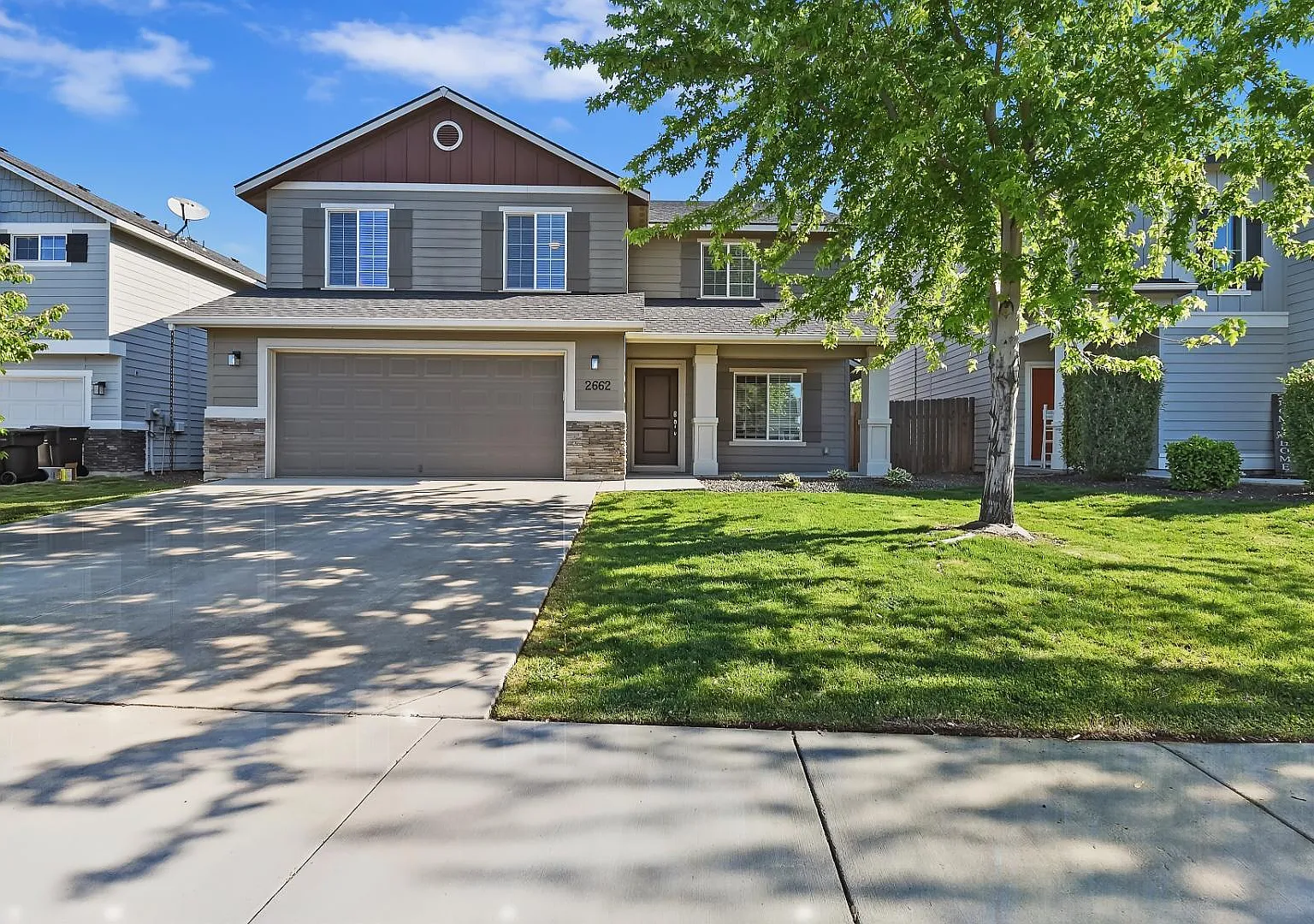 2662 W Jayton Dr — Photo 1