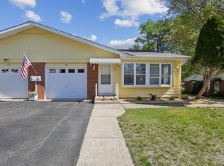 3 Raleigh Dr #B, Manchester Township, NJ 08759