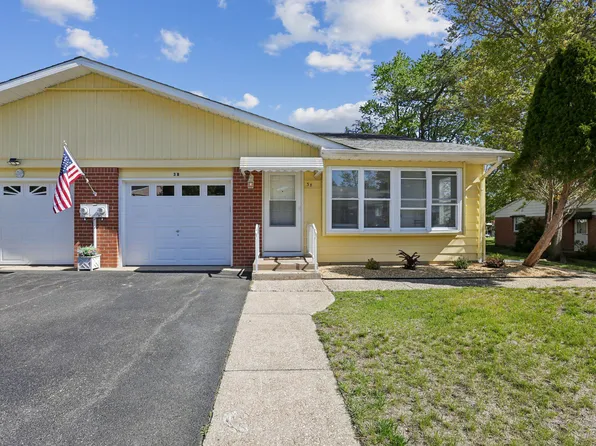 3 Raleigh Dr #B, Manchester Township, NJ 08759
