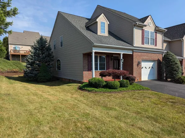 27 W Park View Ln, Staunton, VA 24401