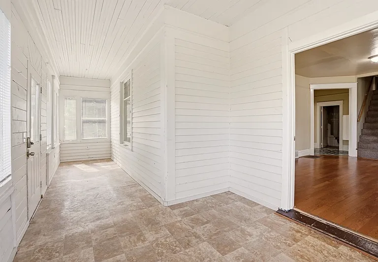 1011 E Augusta Ave — Photo 4