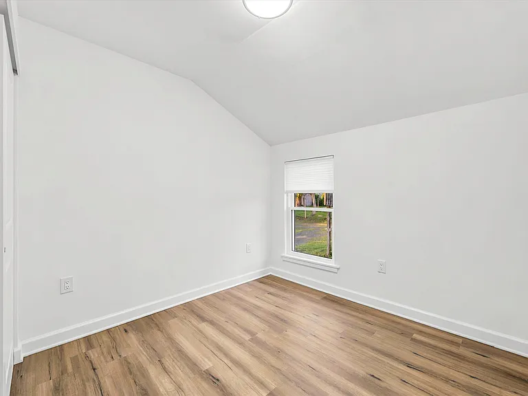 514 Ryers Ave #B — Photo 16