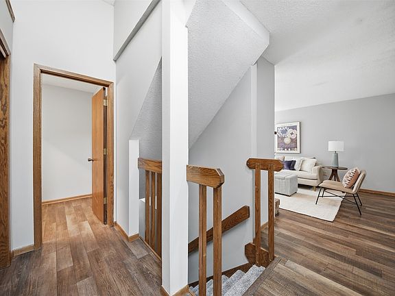 4th image of 6846 Oakwood Dr