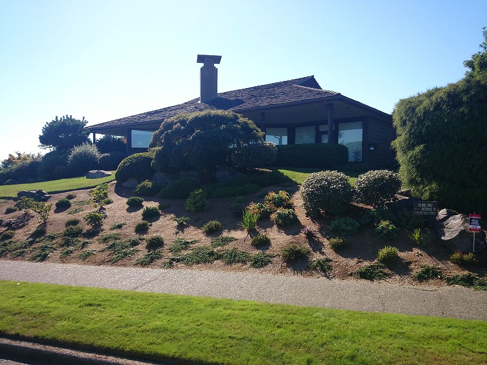 2nd image of 6120 NE 57th St