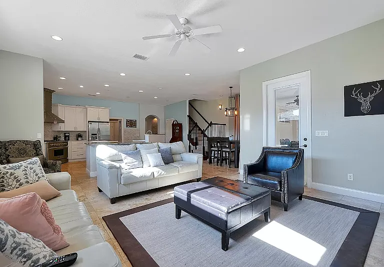 36 Coldwater Canyon Ave — Photo 5