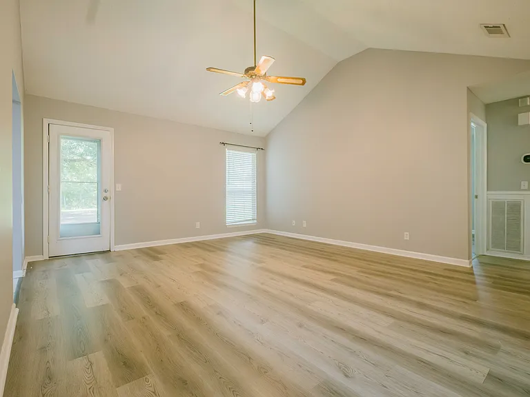 655 Osprey Dr — Photo 13