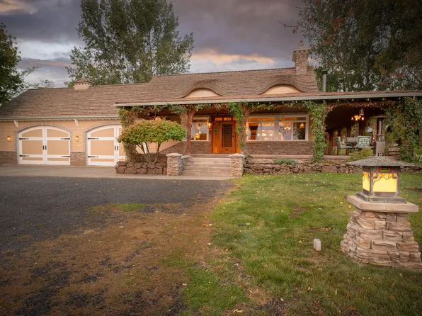 21925 Bear Creek Rd, Bend, OR 97701