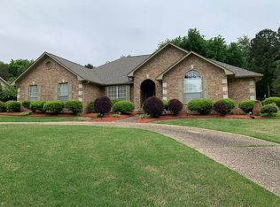 1501 Trails Edge Dr, Conway, AR 72032