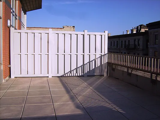 Rented by Perry Associates NYC Inc | media 25