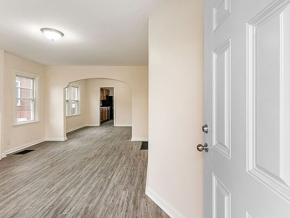 2nd image of 1436 23rd Ave