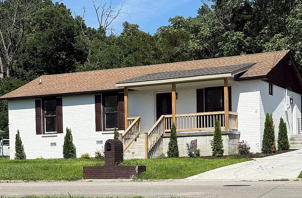 1st image of 3556 Albee Dr